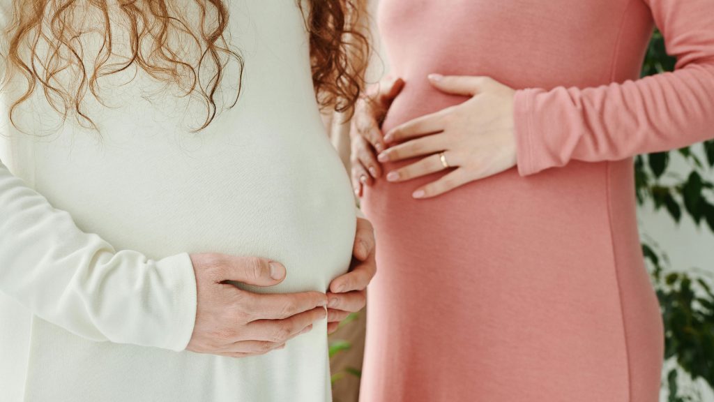 Accoucher à l’étranger : domicile ou hôpital ?